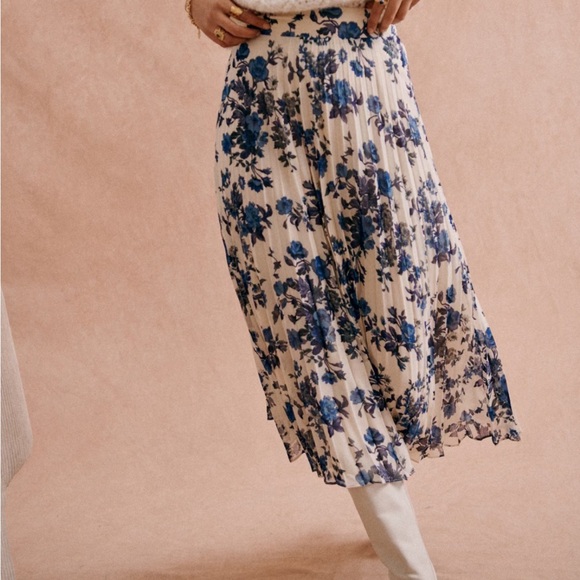 Sézane Dune Skirt - Picture 2 of 5